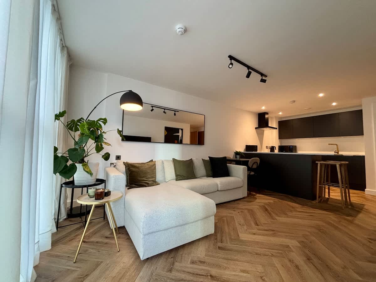 Stylish 2-Bed City Centre Apartment, Liverpool L3