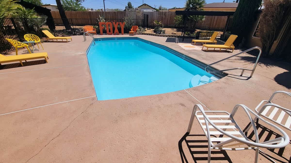 Private Pool | Indoor & Outdoor Hot Tub | Secret Arcade | Pet-Friendly — Yucca Valley, CA — vacation rental