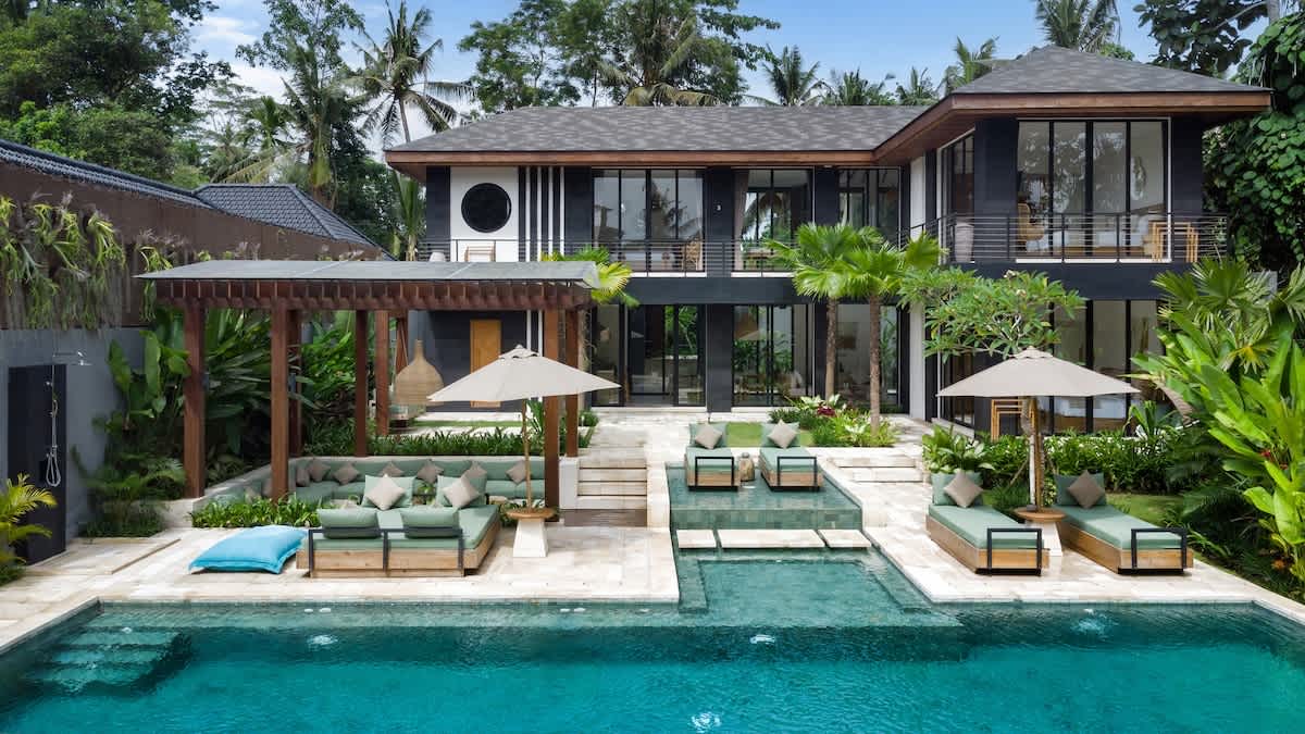 Villa La Lisa: 3BR w/ infinity pool & jungle views — Ubud, Bali — vacation rental
