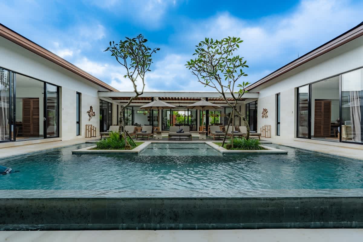 Villa Hutan : 4BR Infinity Pool & Jungle View — Ubud, Bali — vacation rental