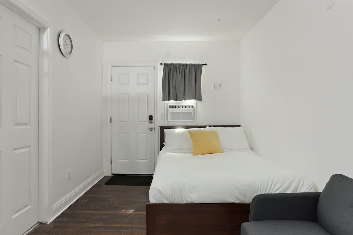 Prime 2BR Upstairs Unit in the heart of Sacramento