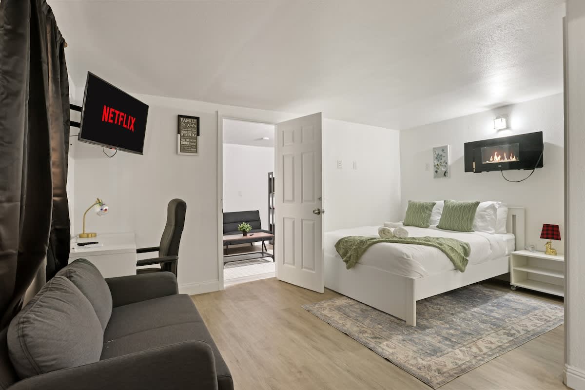 Plush Downstairs1BR in the heart of Sacramento