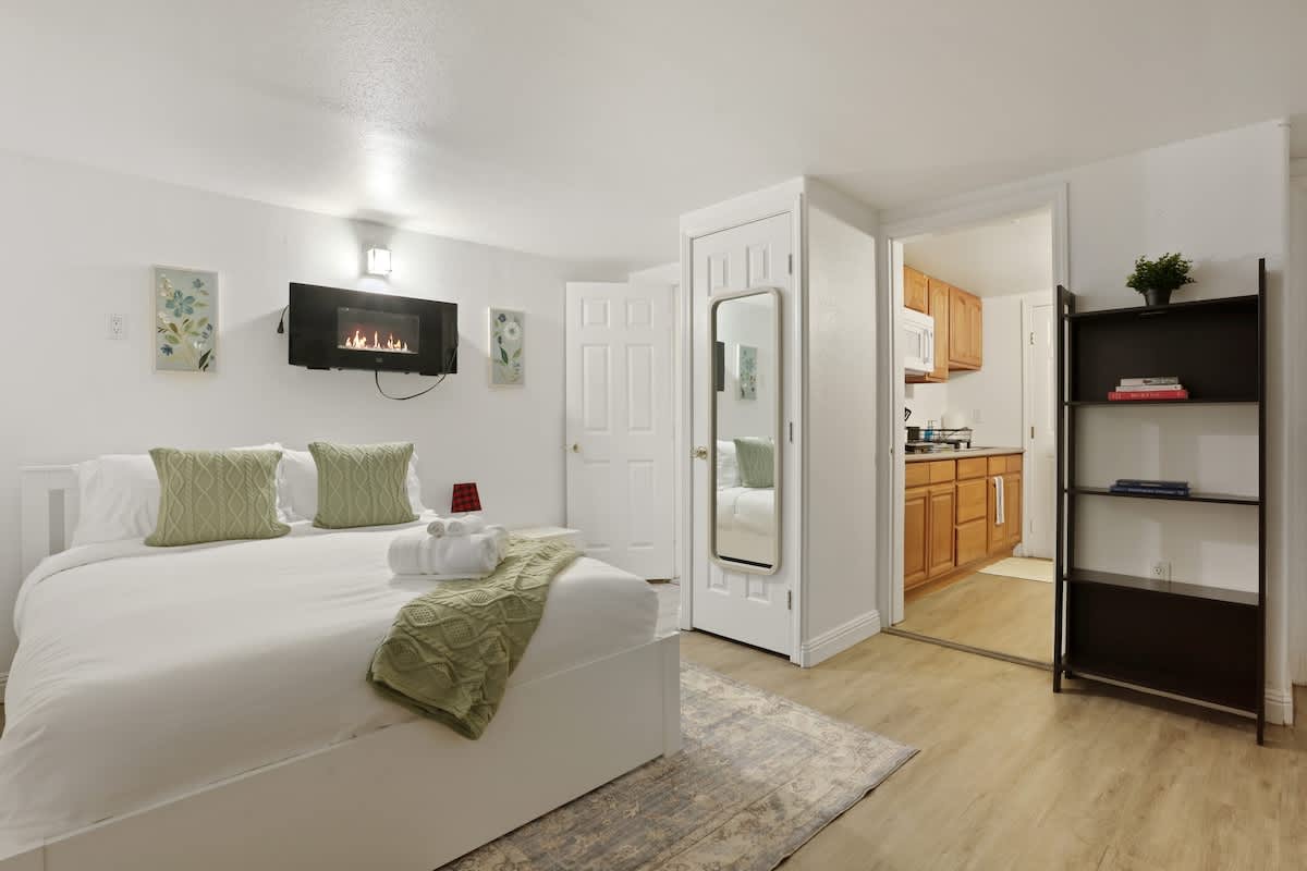Plush Downstairs1BR in the heart of Sacramento