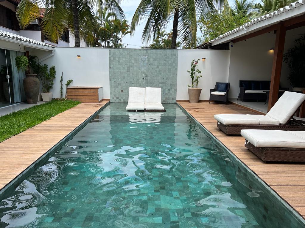 ADV011 Villa for 16 in Barra da Tijuca