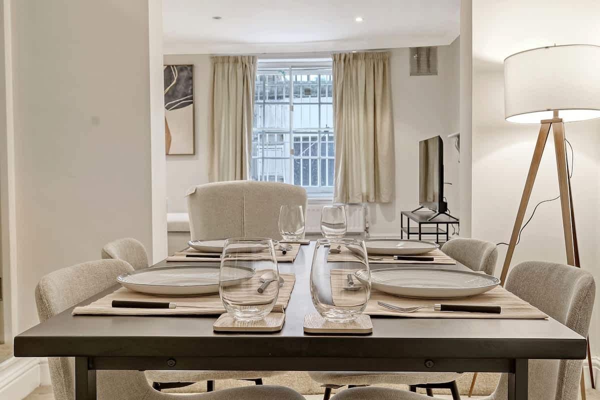 The Alder at Redwood Court