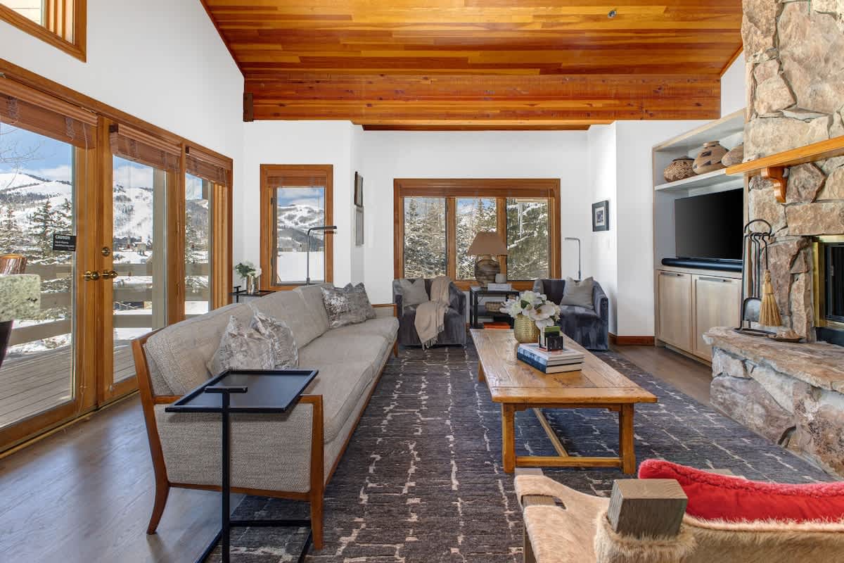 Abode at the Ridge