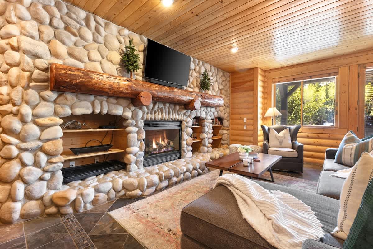 Abode at Black Bear 206