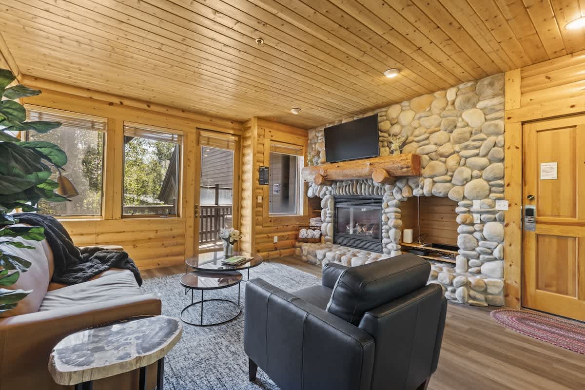 Abode at Black Bear 353