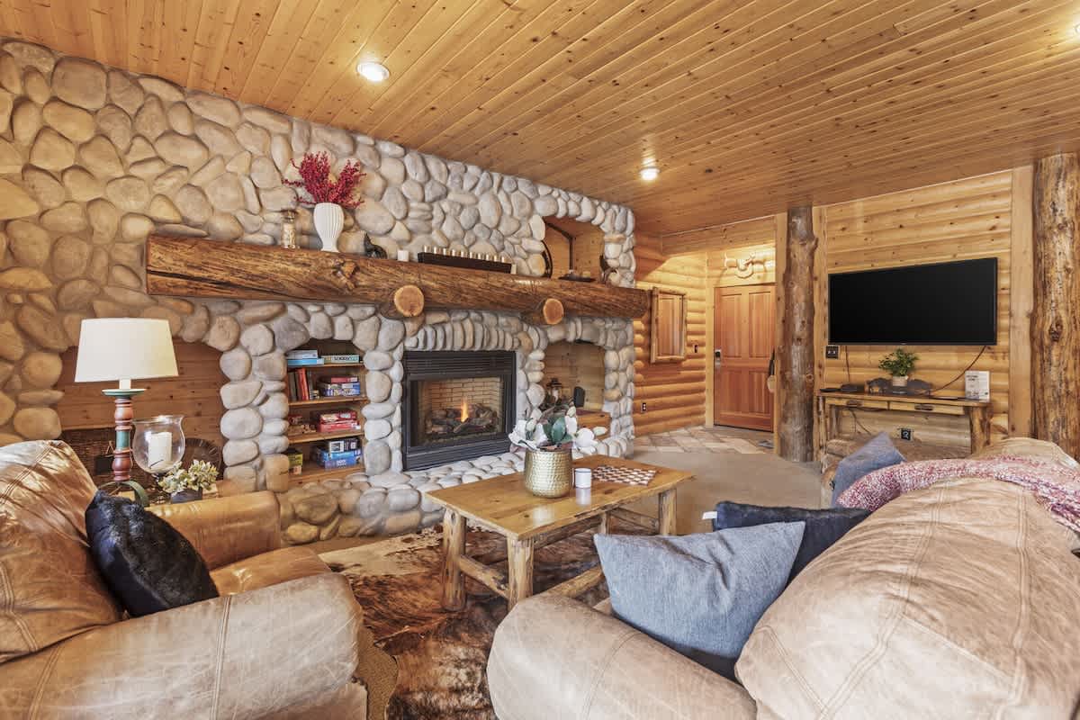 Abode at Black Bear 207