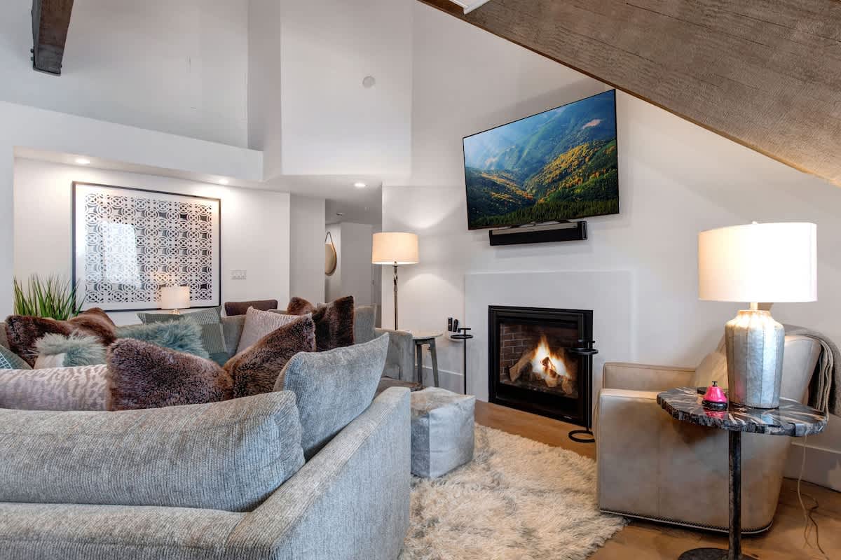 Abode at Black Bear 306