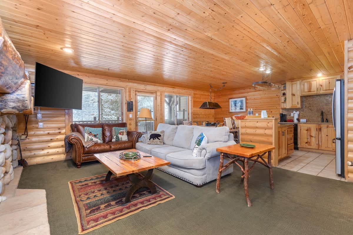 Abode at Black Bear 204