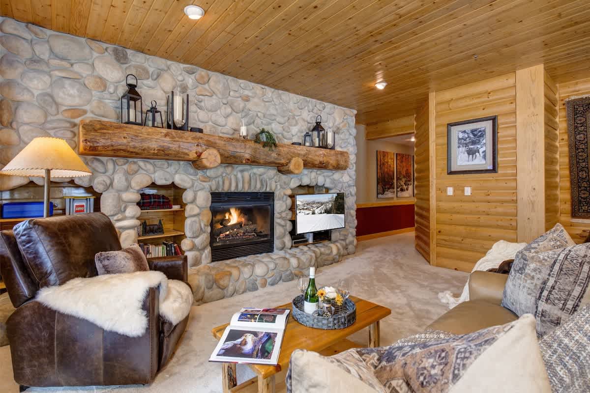 Abode at Black Bear 110