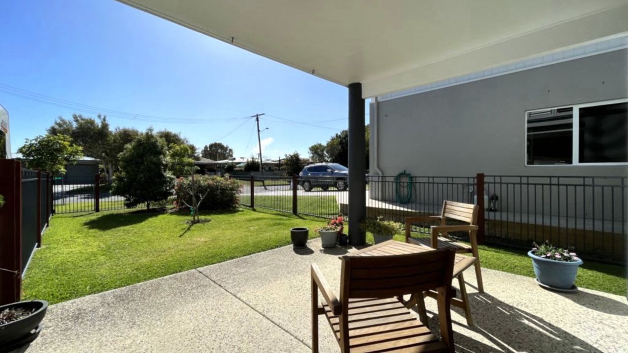 Drakes Hideaway Pet Friendly, Golden Beach Retreat