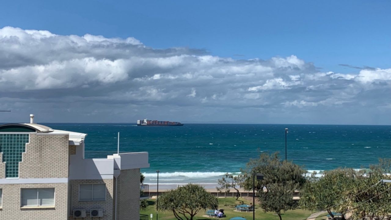 Subiaco U6 Ocean Views & Pool Access