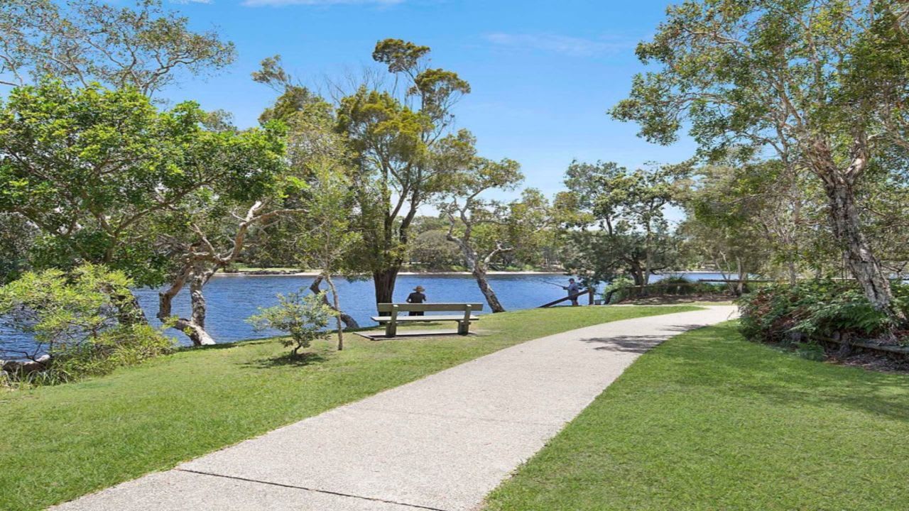 Lake House 3BRM  Currimundi Lake Retreat