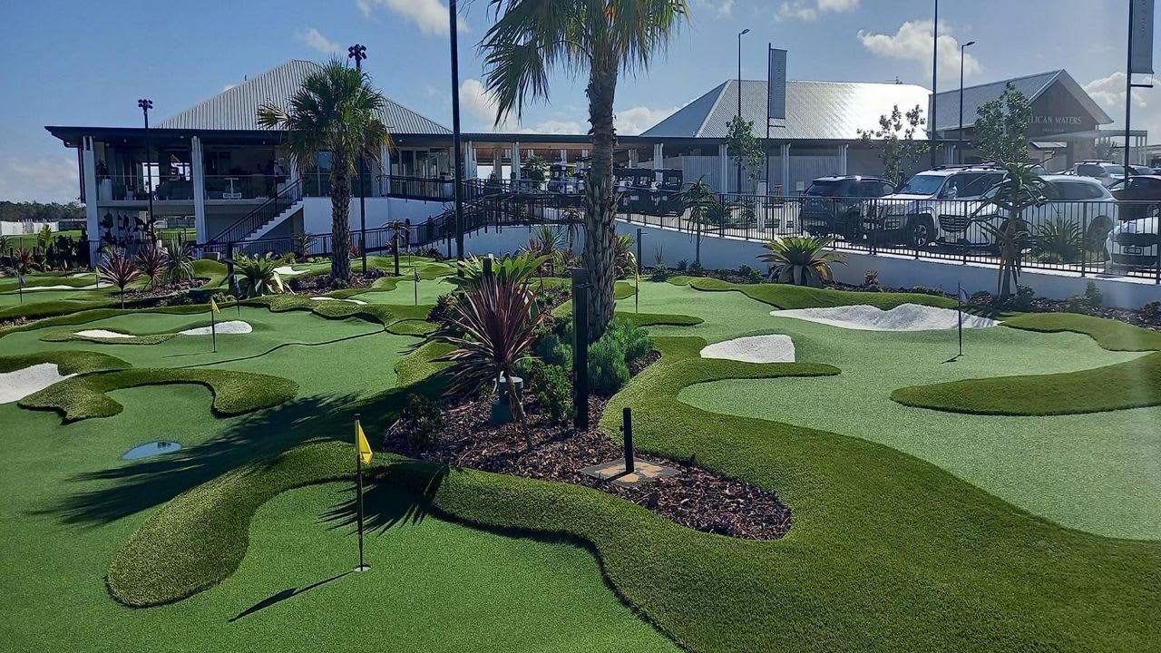 Pelican Waters U425 Studio With Golf Course Views
