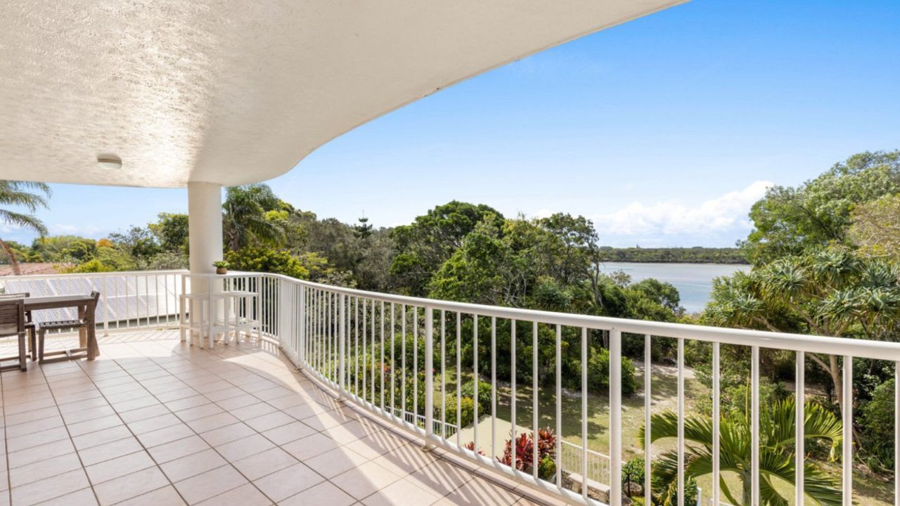 The Entrance U5 Currimundi Lakefront Escape