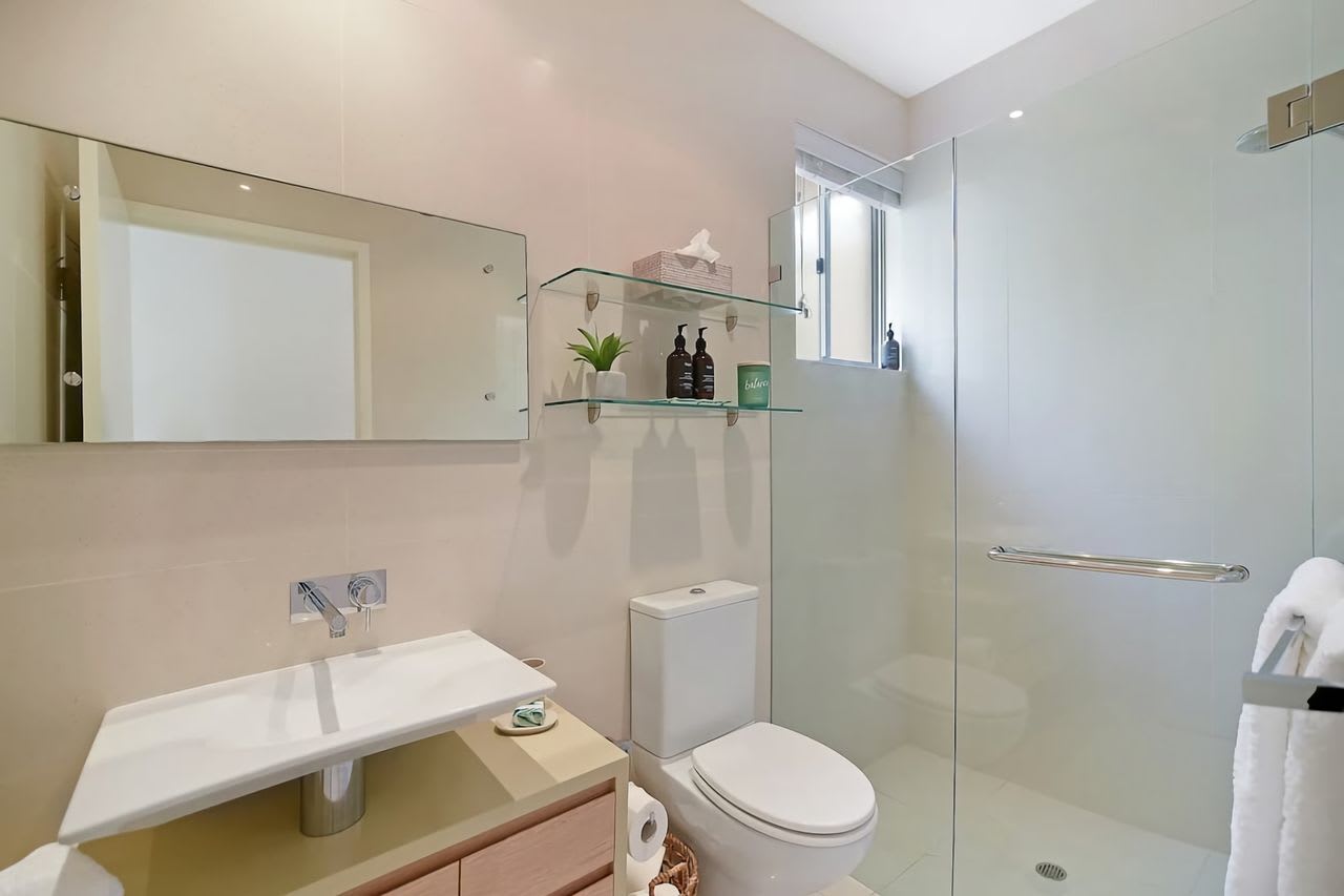 Coastal Chic with Heated Pool Quiet Location