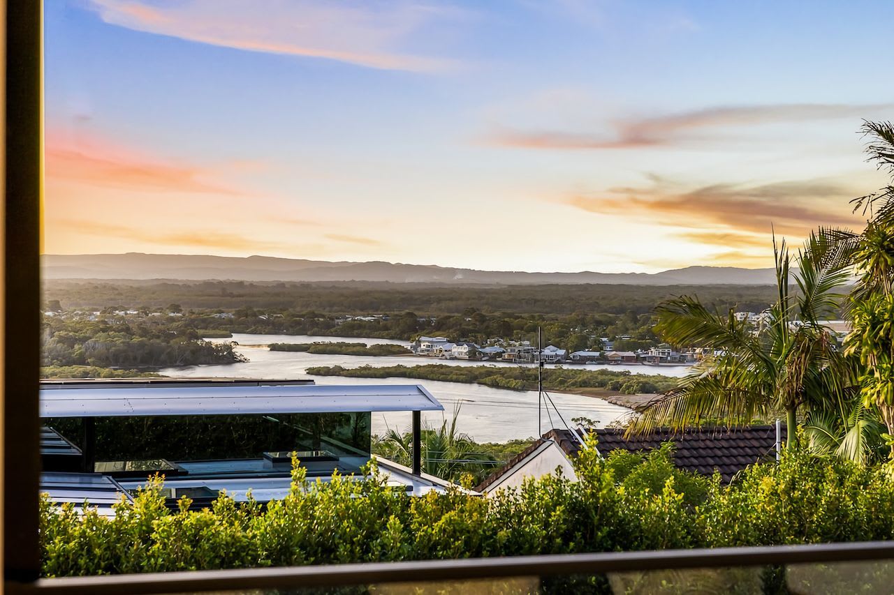 Sunset Lagoon Noosa Luxury with Stunning Views