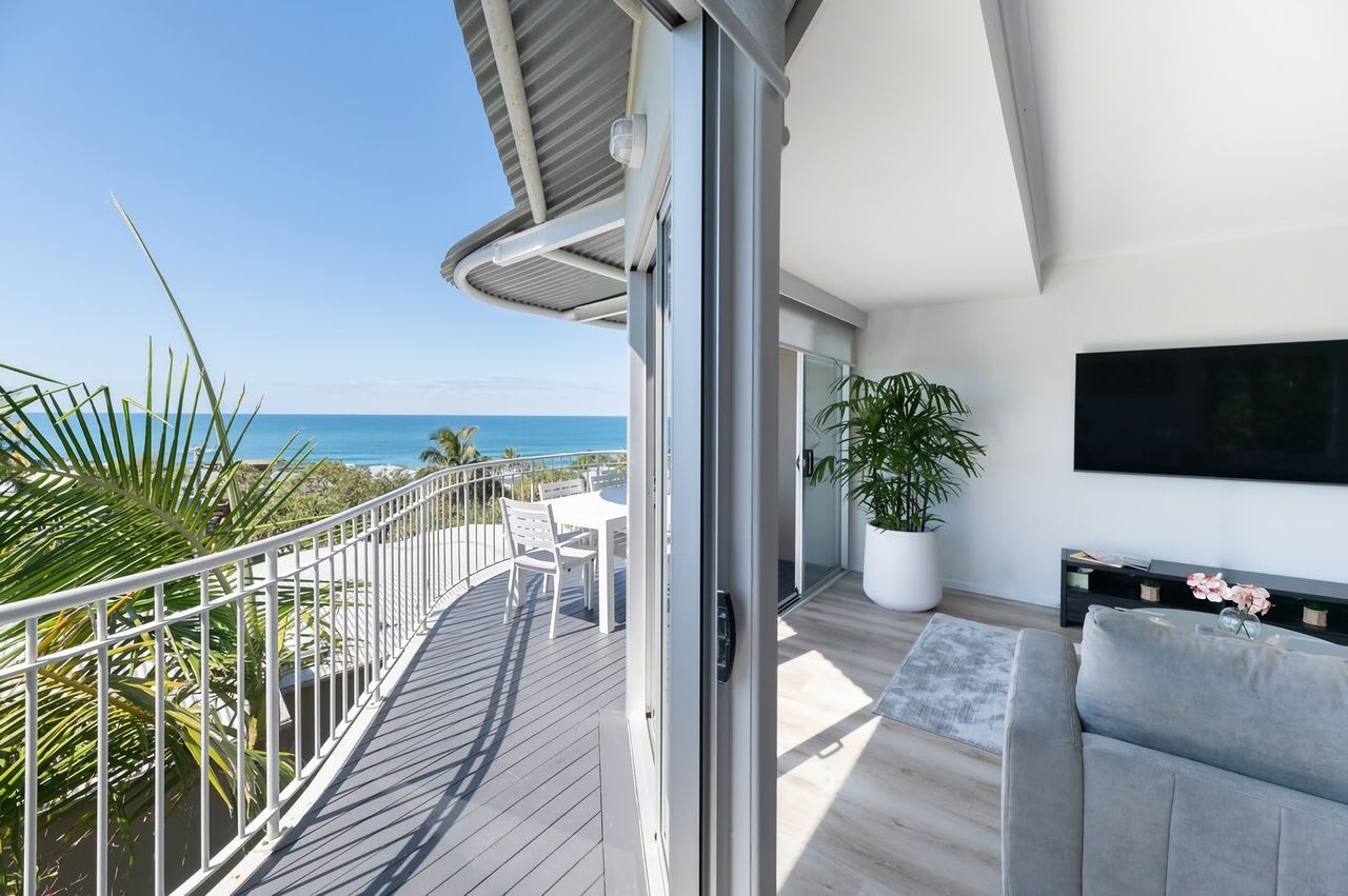 10 Andari Sunshine Beach Beachside Luxury Home