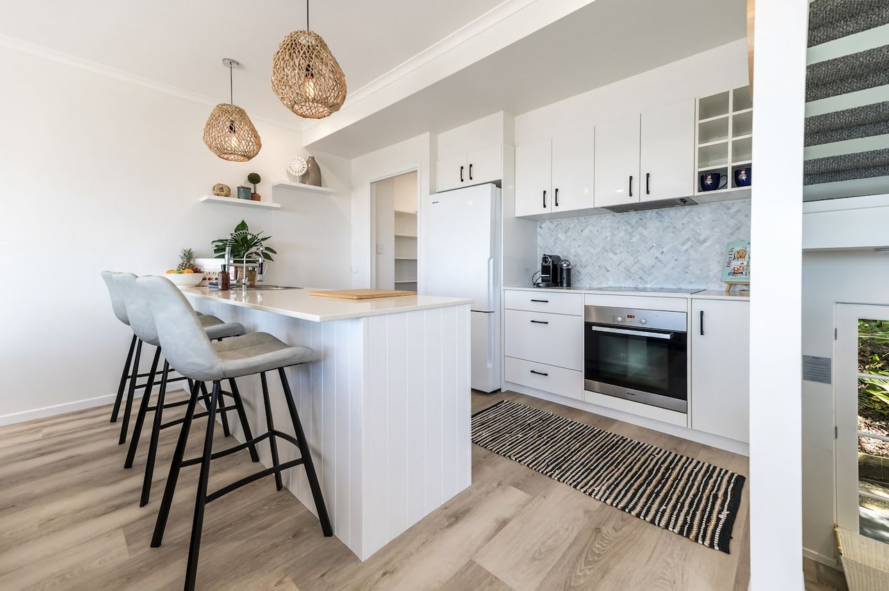 10 Andari Sunshine Beach Beachside Luxury Home