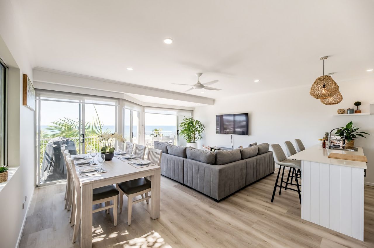 10 Andari Sunshine Beach Beachside Luxury Home