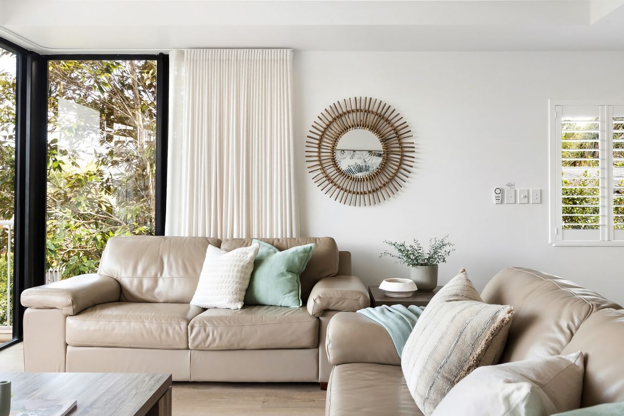 Breezy Beach Haven – Ocean Views & Roof Top Deck