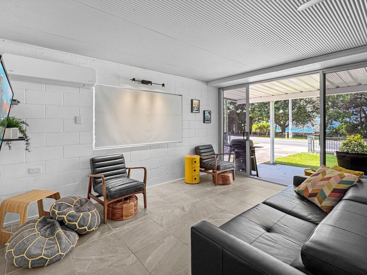 Island View Apt 1