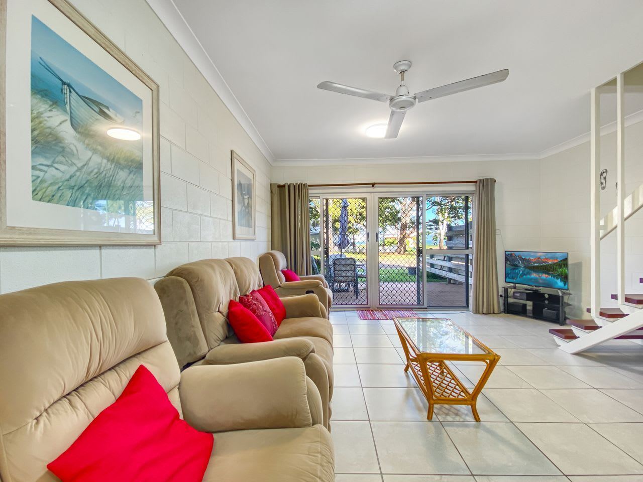 Paradise Apartments 2