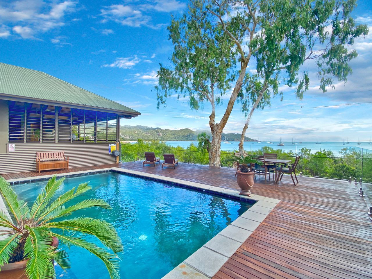 Absolute Beachfront & Pool House