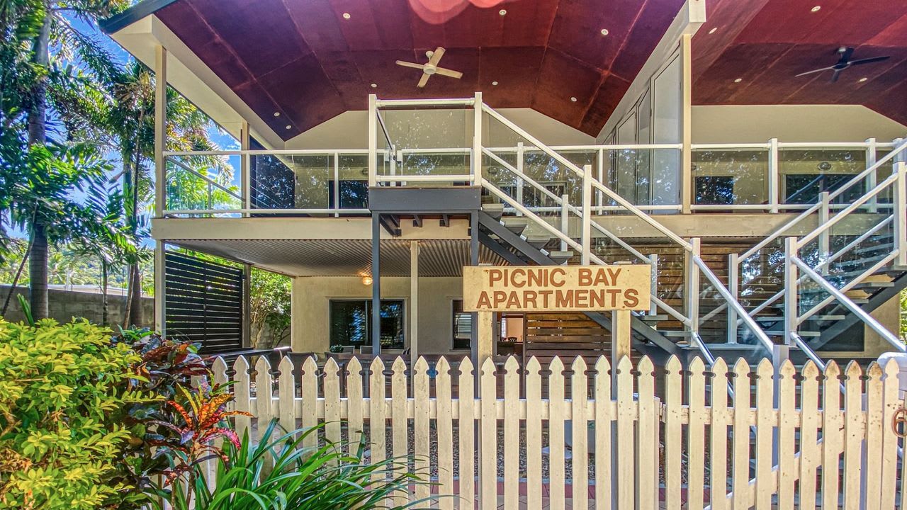 Picnic Bay Apt 3