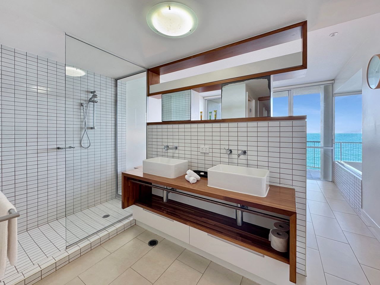 Bright Point 4204 Waterfront Retreat