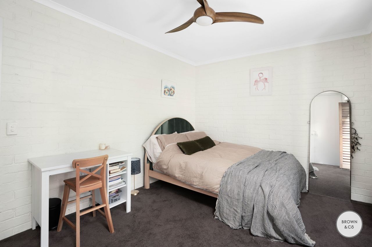 Charlie – 5-bedrooms in Little Cove
