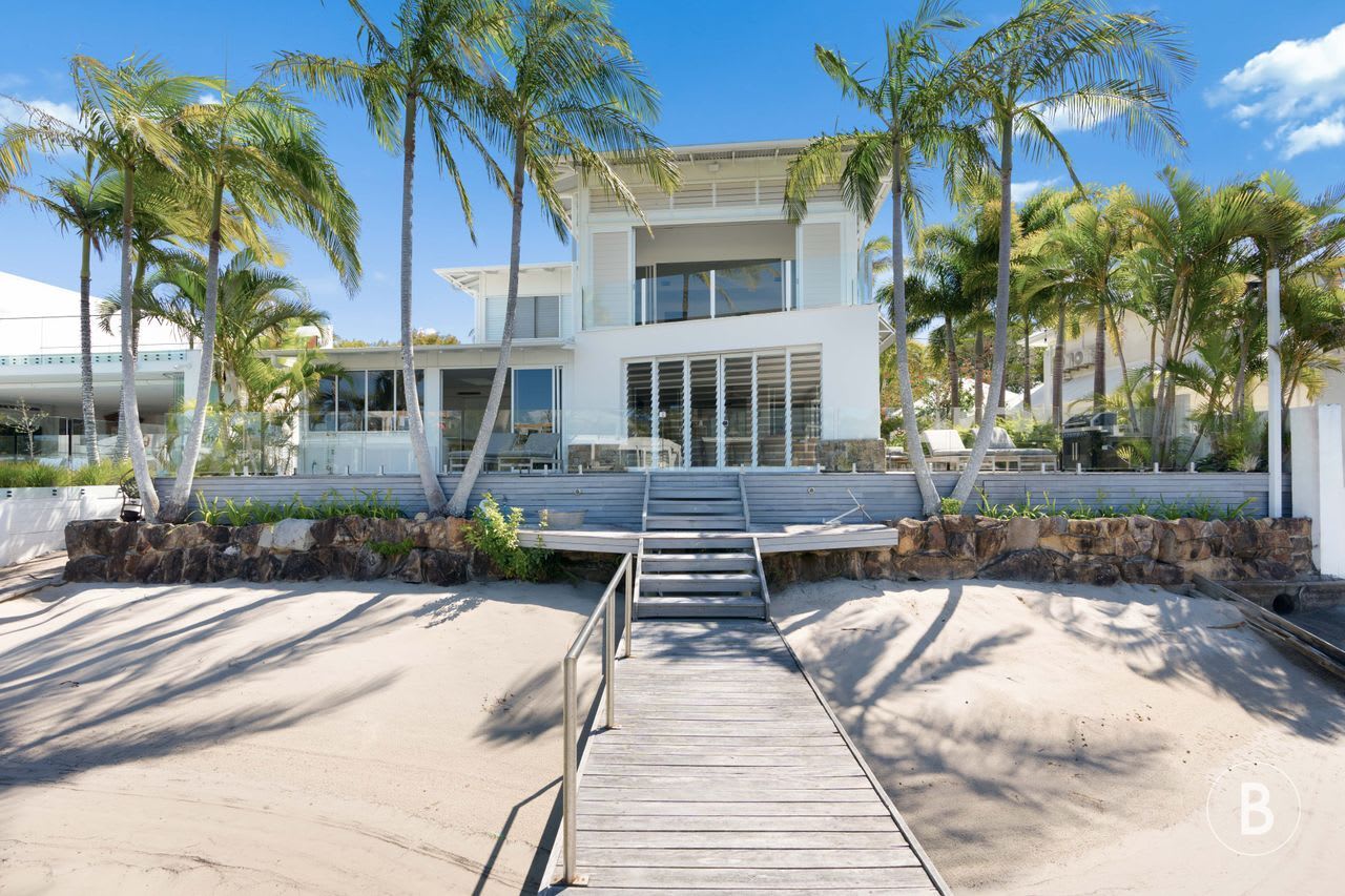 Lucy – 105 Noosa Parade