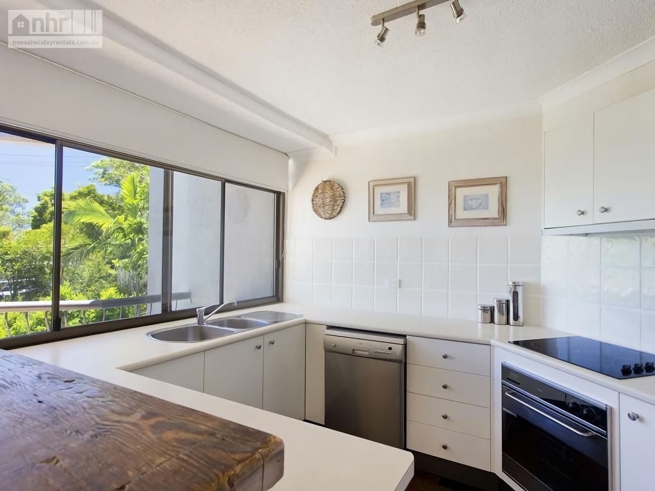 Panorama 200 Apartment 6 Upper Hastings Street 70