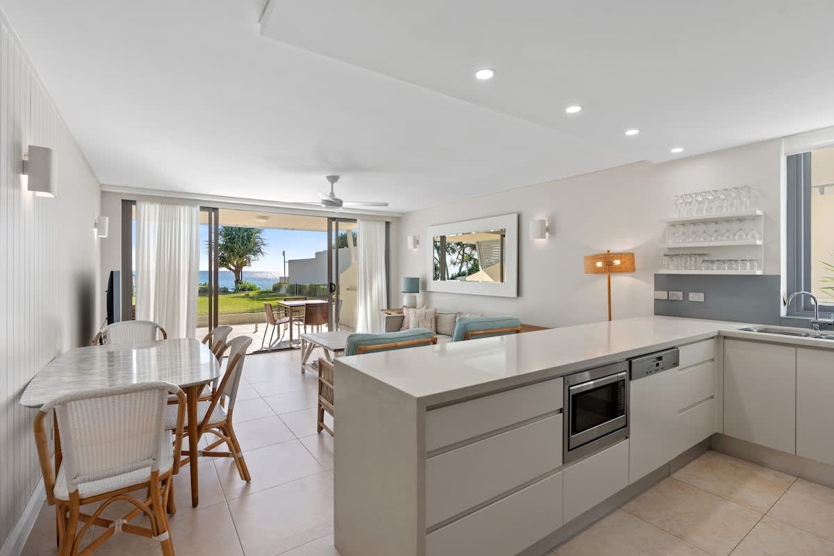 Fairshore Noosa  – Deluxe Family Beachfront Stay
