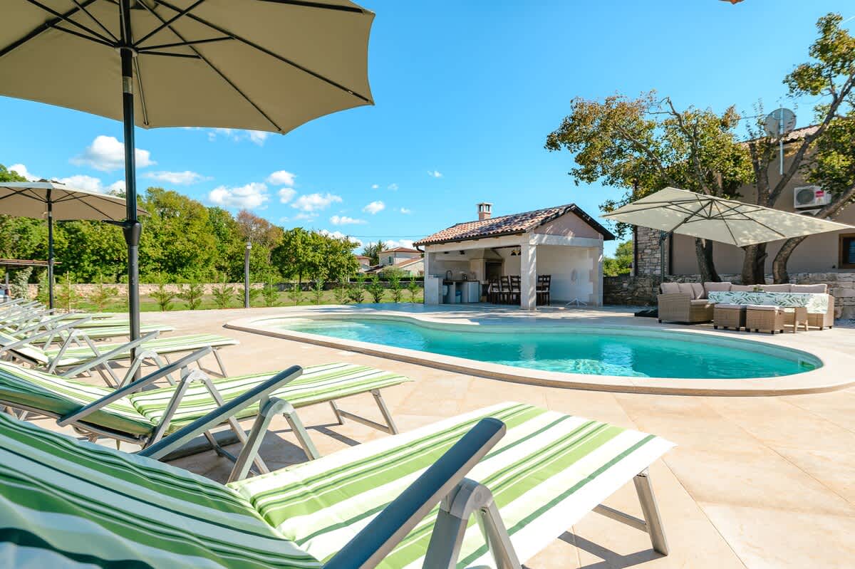 Villa Marijanin vrt with pool in Tinjan, istria property photo 4