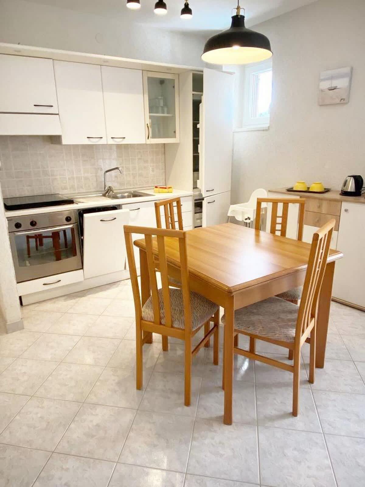 Apartment Iris property photo 4