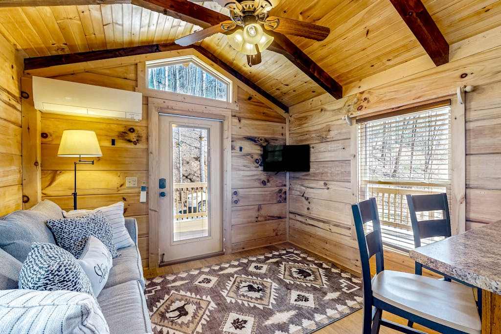 Hillside Hideaway 