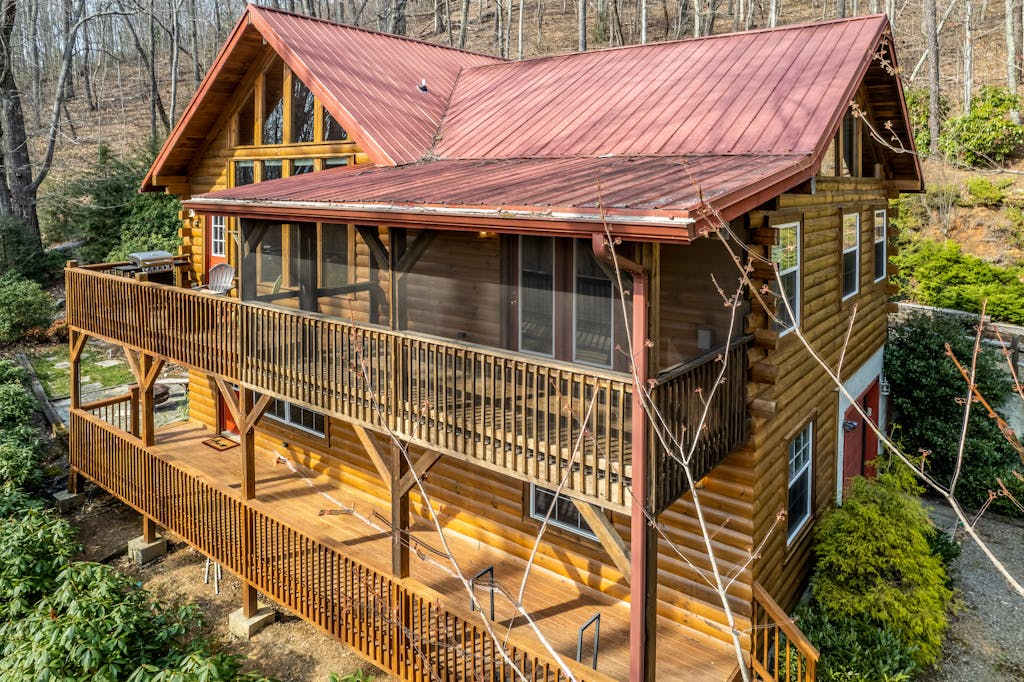Bear Print Mountain Lodge 