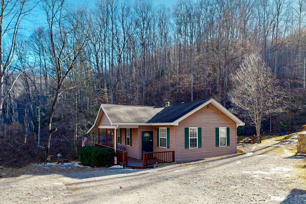 Papa's Mountain  Stream Cabin 