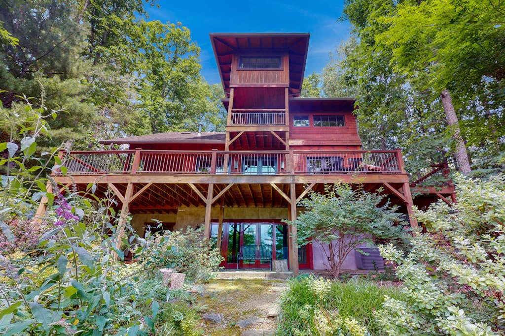 Eagles Wing Lodge - Game Room, Firepit, Dazzling Sunset Views, Near Downtown
