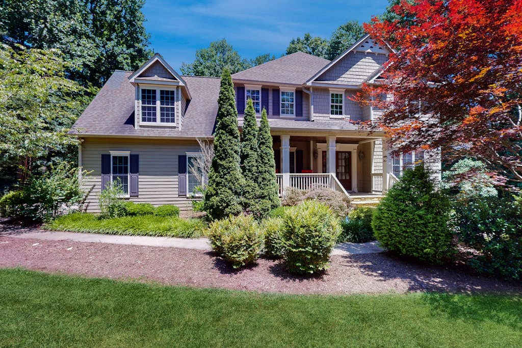 Expansive Designer Estate with TV Room, Spacious Kitchen & Large Yard dog friendly