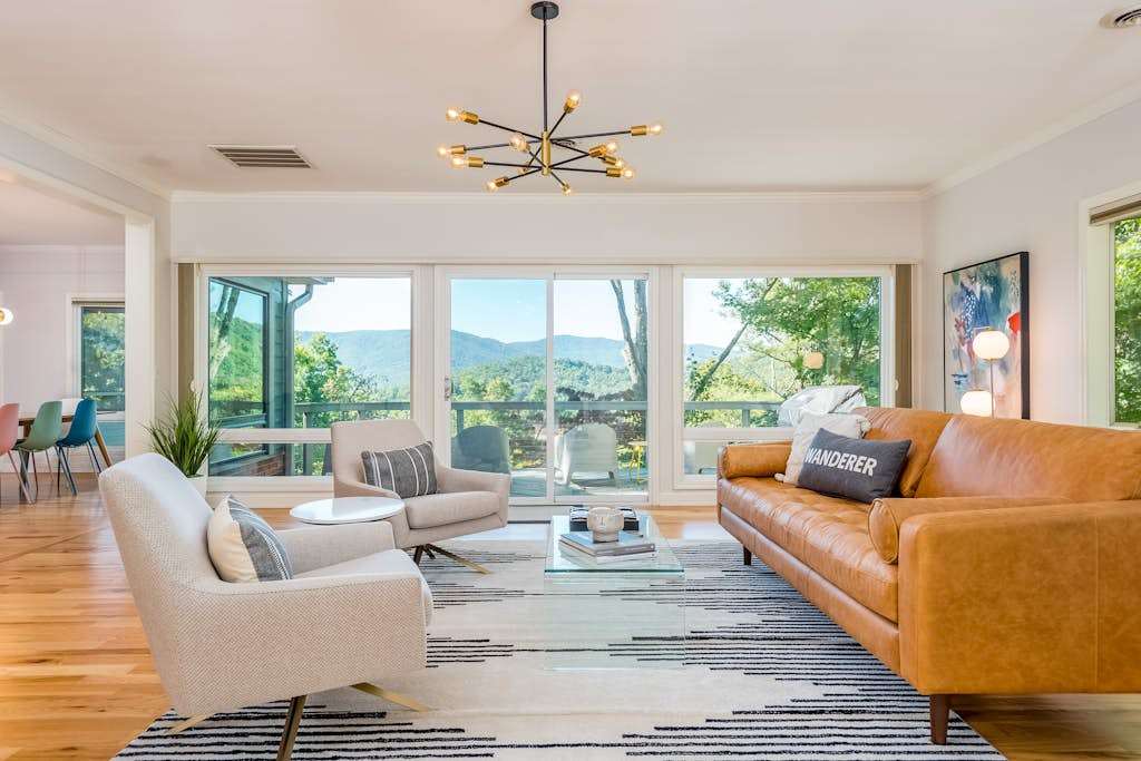 Luxury mountain home with hot tub, theater, pool table & million dollar views