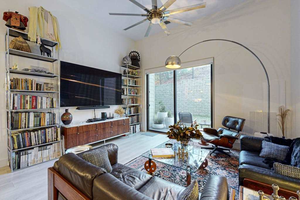 Charming & sun-filled dog-friendly retreat with patio & W&D - near shops & parks