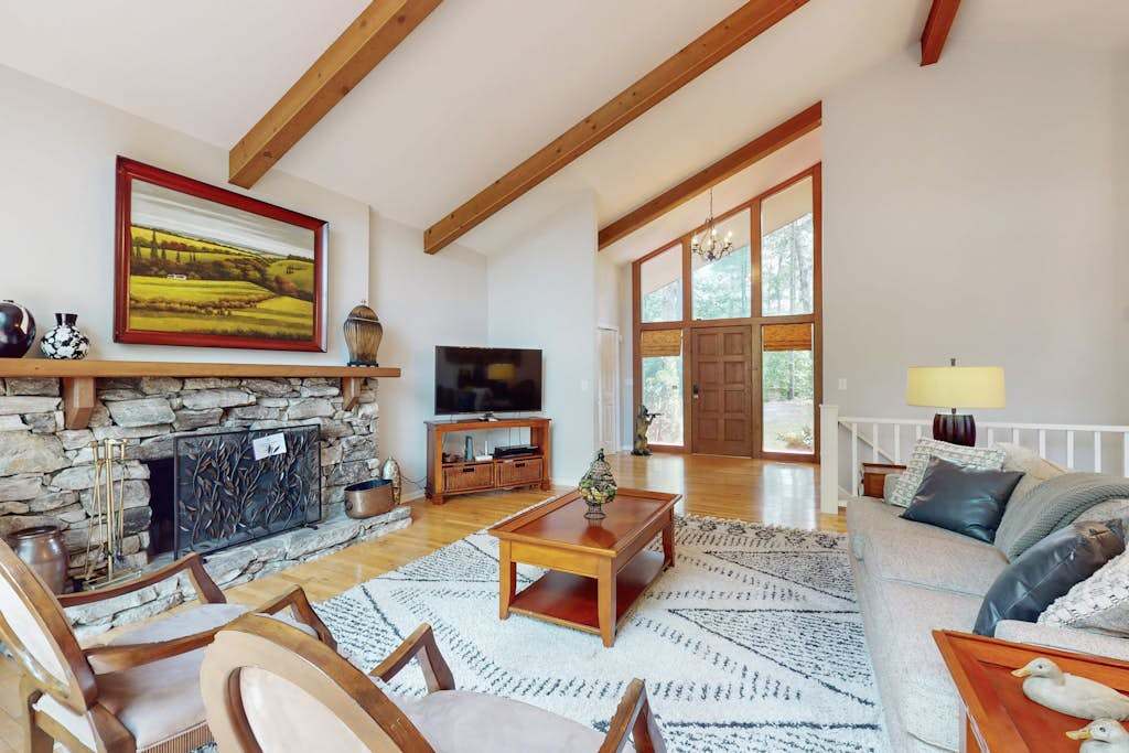 Idyllic Mountain Escape - Grill, Outdoor Lounge, 4 Mins to Flat Rock Village