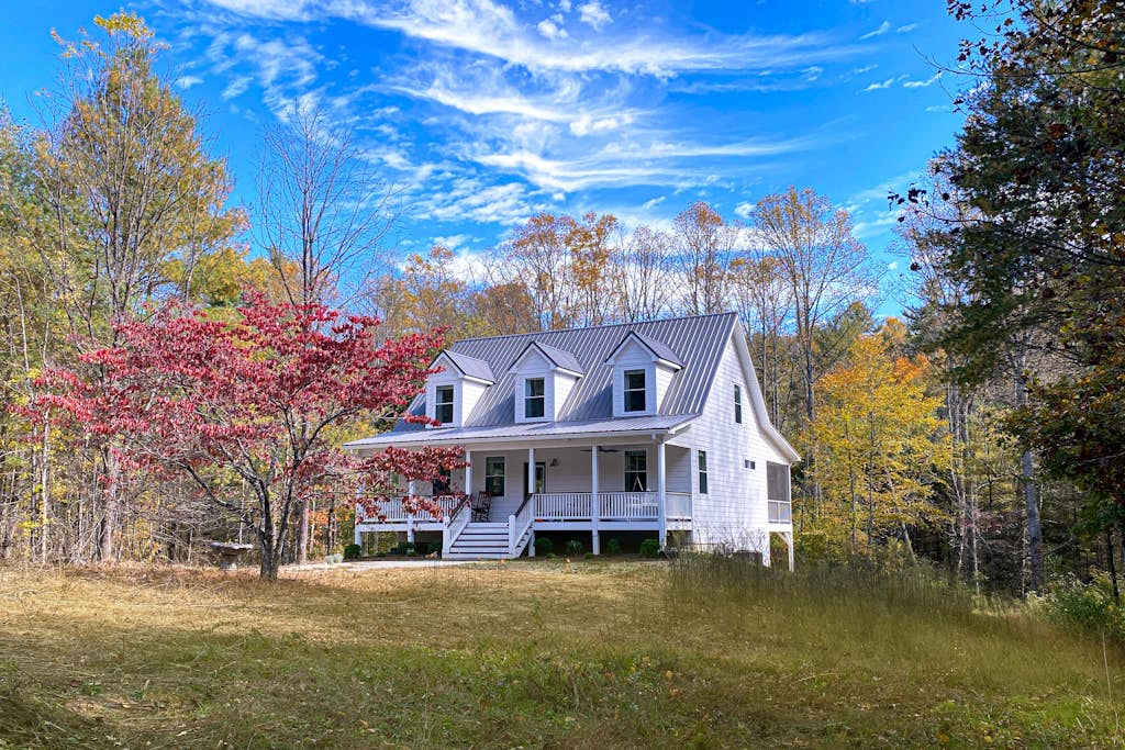 Quiet Mountain Cabin - 30 Acres - Hiking Trails - Porches - Fireplace - Fire Pit