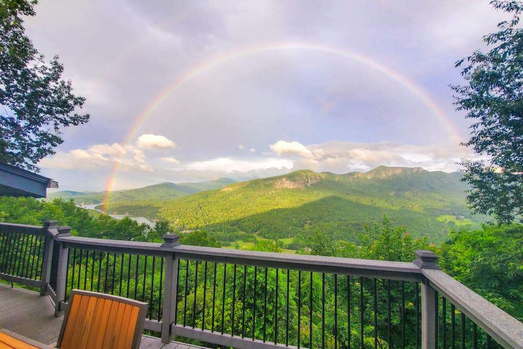 Mountain gem with pool,golf, hot tub, tennis, beach, wellness center - dog-friendly
