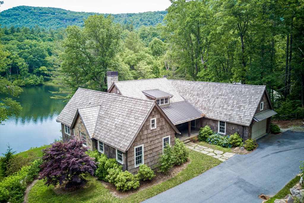 Luxe lakefront home with dock, kayak, canoe, home gym & great outdoor spaces