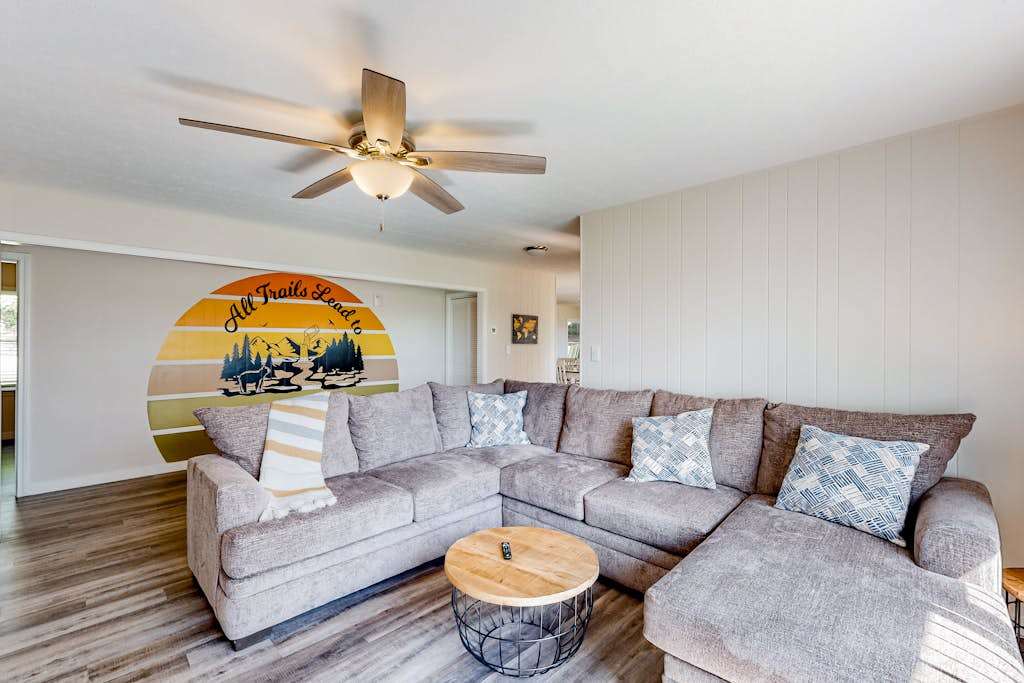 Mills River Brew House - House in Mills River with mountain views